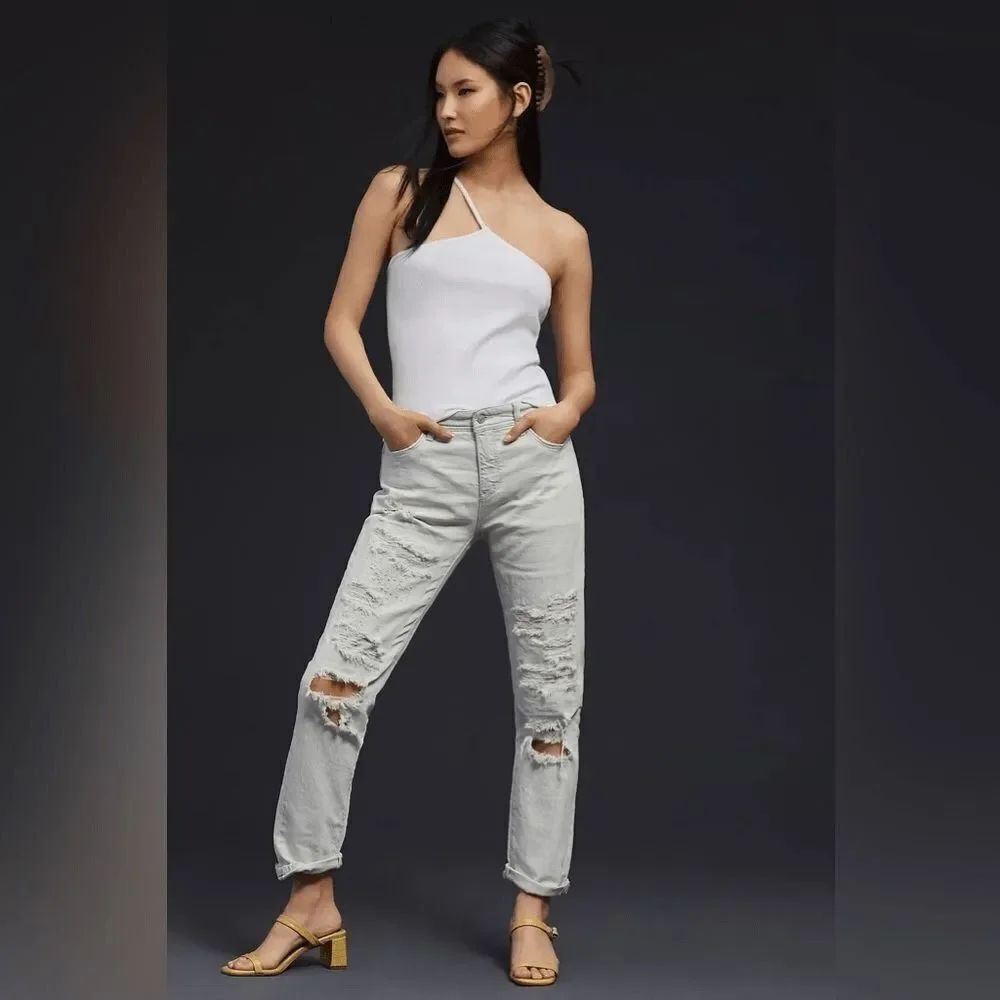 ✨Pilcro Mid Rise Slim Boyfriend Distressed Sz 29 Petite Jeans✨